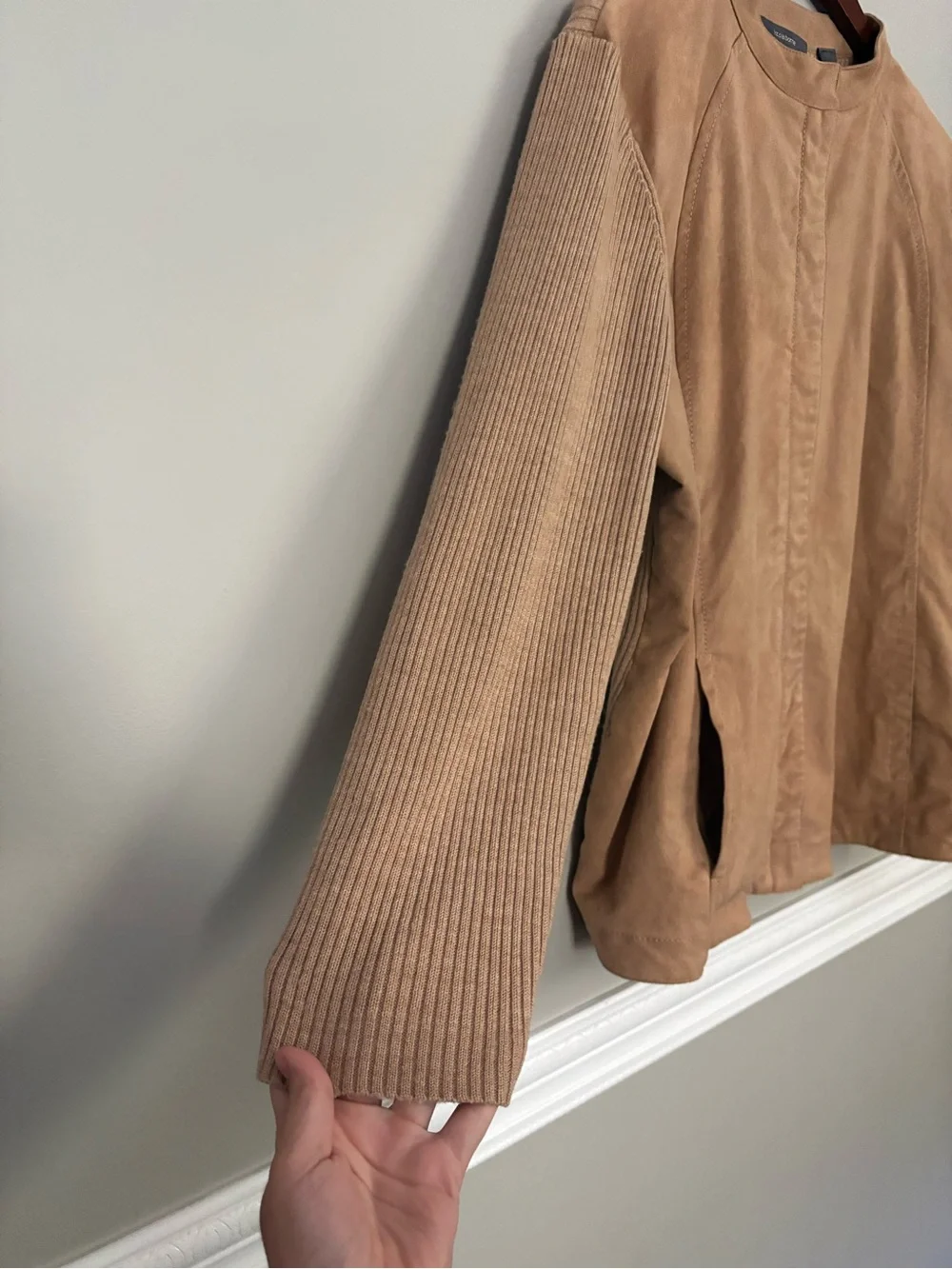 Liz Claiborne 📏 approximate